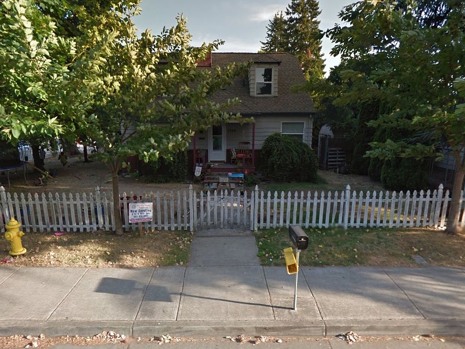 1st image of 1480 SE Oak St