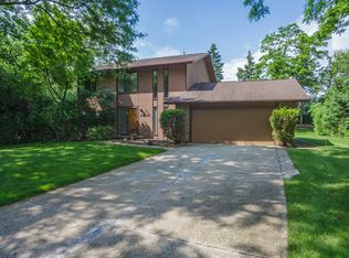 2446 Adare Cir, Ann Arbor, MI 48104
