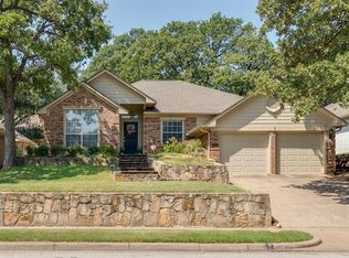 3453 Paint Brush Ln, Bedford, TX 76021