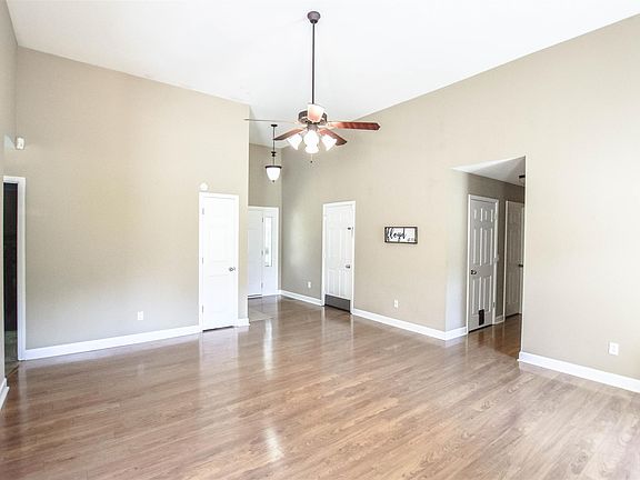 3rd image of 3552 Teal Dr