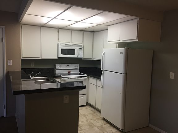 3rd image of 25003 Peachland Ave Unit 109