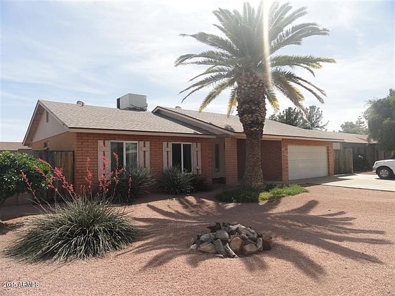 2nd image of 627 W Hermosa Dr