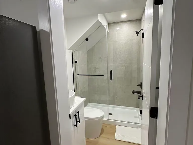 1536 Duthie Ave #3 — Photo 7