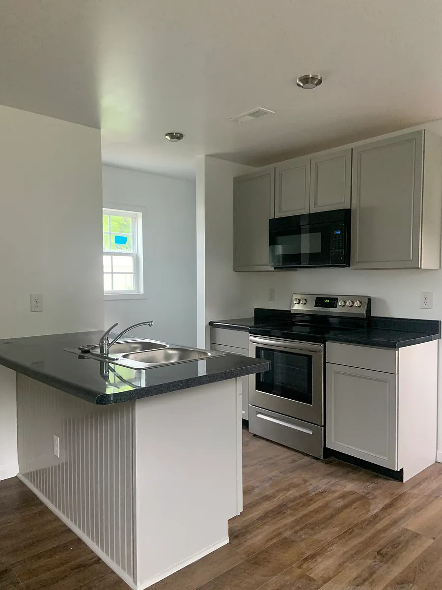 Photo 1 of 9 - 300 Crique Side Dr #53 - Morehead, KY Primary Photo - 300 Crique Side Dr #53