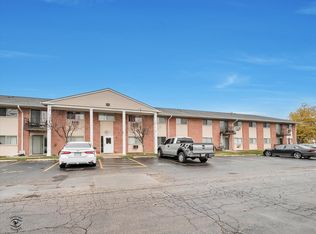 703 E Fullerton Ave APT 105, Glendale Heights, IL