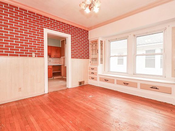 4th image of 14317 Bayes Ave