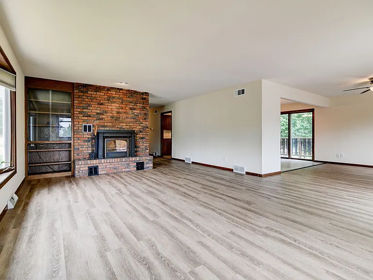 6382-6384 Everest Dr — Photo 6
