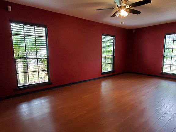 3rd image of 2031 Bent Pine Ct