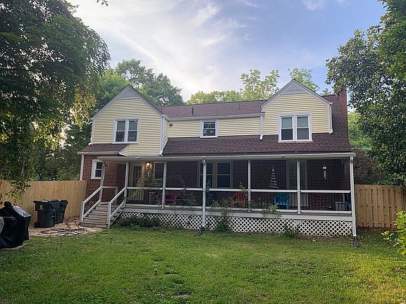 2nd image of 302 Henderson St