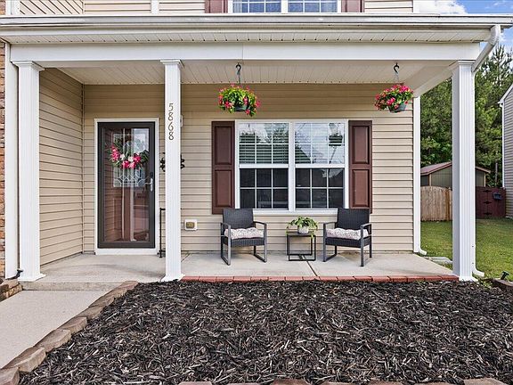 3rd image of 5868 Sandpiper Farm Ln
