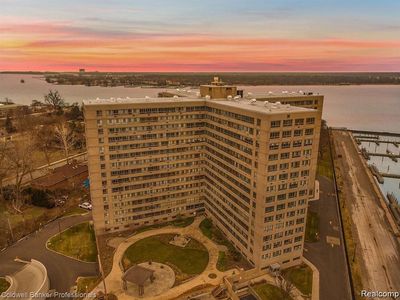 8900 E Jefferson Ave #1005, Detroit, MI, 48214