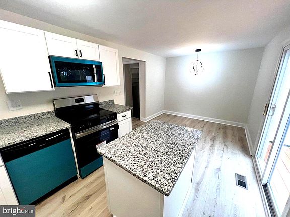 3rd image of 2031 Wintergreen Pl