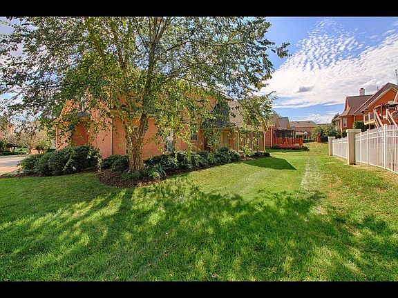 4th image of 9841 Saint Germaine Dr