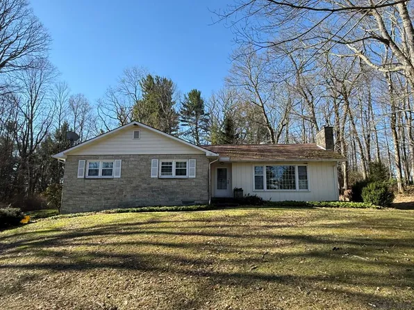 124 Westview Dr, Johnstown, PA 15905