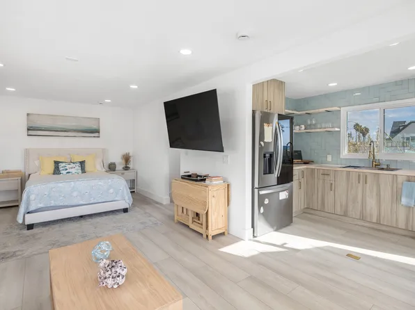 17165 Pacific Coast Hwy, Huntington Beach, CA