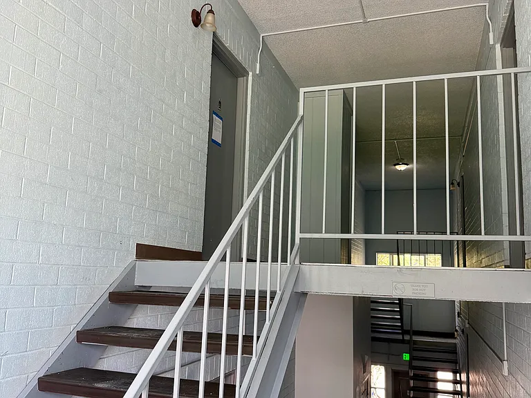 1300 Golden Cir #302 — Photo 11