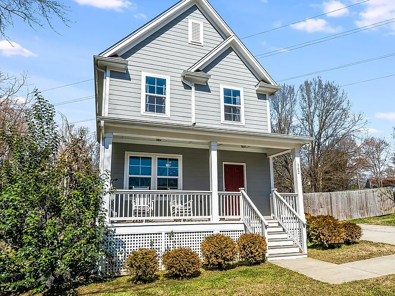 302 Reid Dr — Photo 2