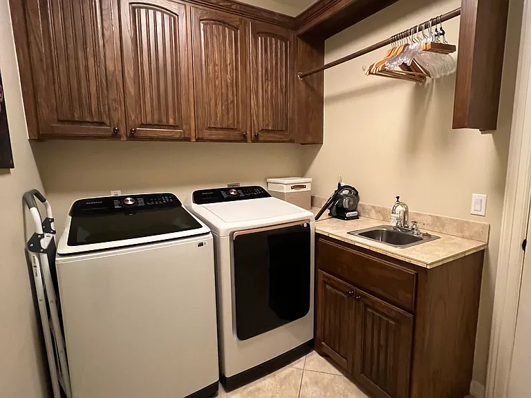 2100 Rice Ave — Photo 16