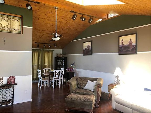 3rd image of 22 Saint Susanna Dr
