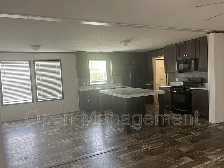 825 1st Ave E #87 — Photo 11