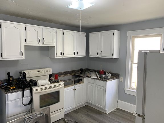 2nd image of 111 N Kentucky Ave