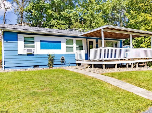 95 Greenbrier Plz, Fairmont, WV 26554