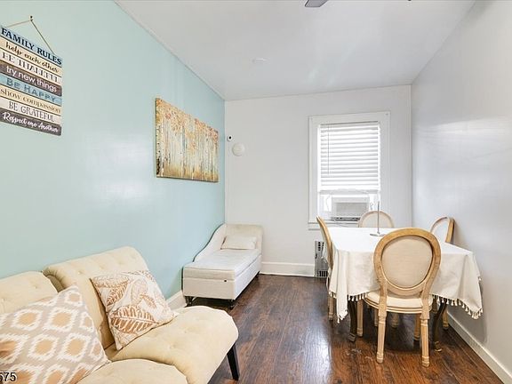 4th image of 264 Union St