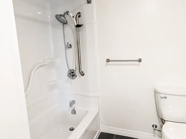 387 King St E #201 — Photo 11