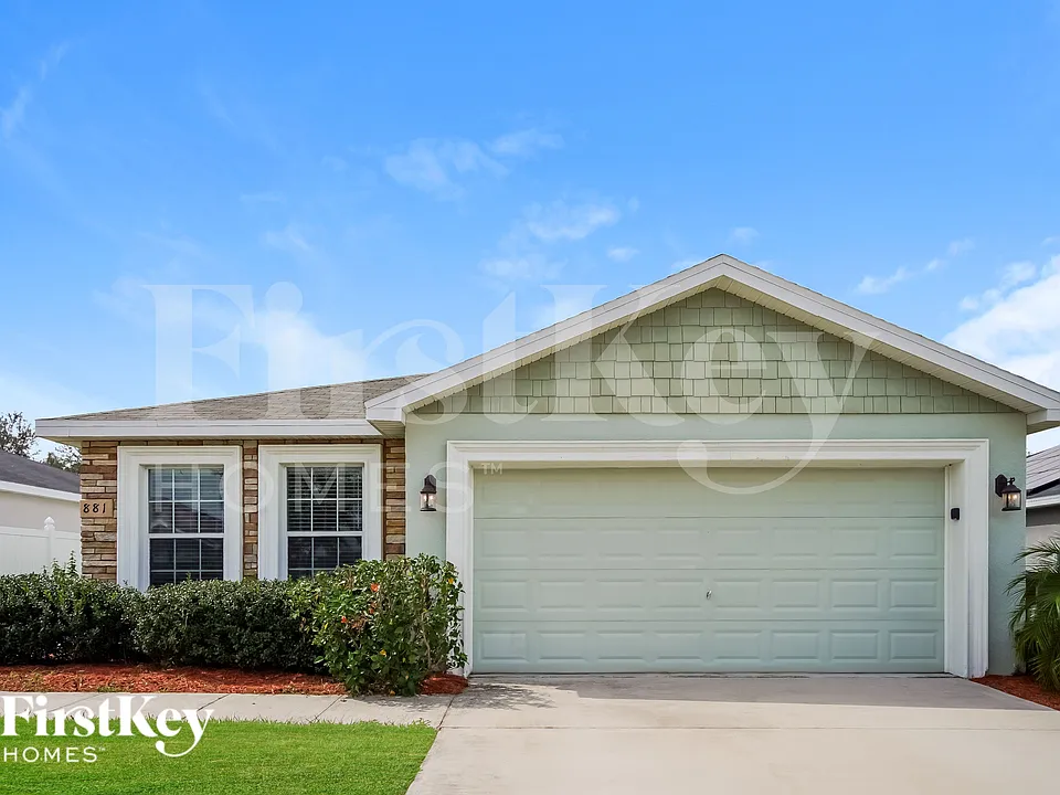 881 Greenshank Dr