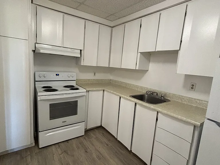 70 McEwen Ave #504 — Photo 3