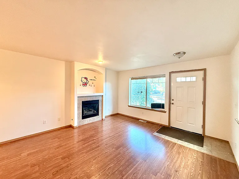 3908 S Holly St — Photo 4