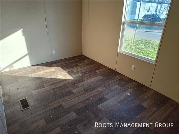 5th image of 47 Oak St #47