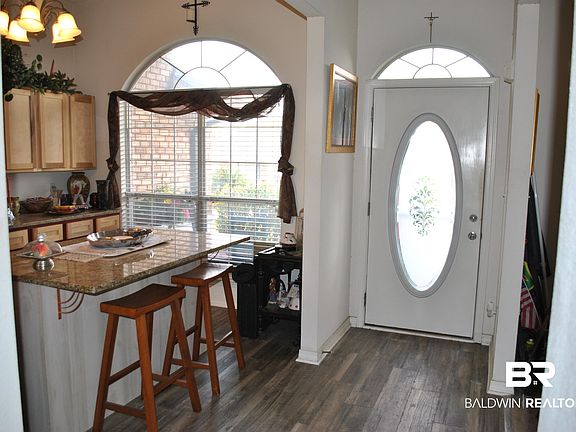 5th image of 12435 Shakespeare Dr