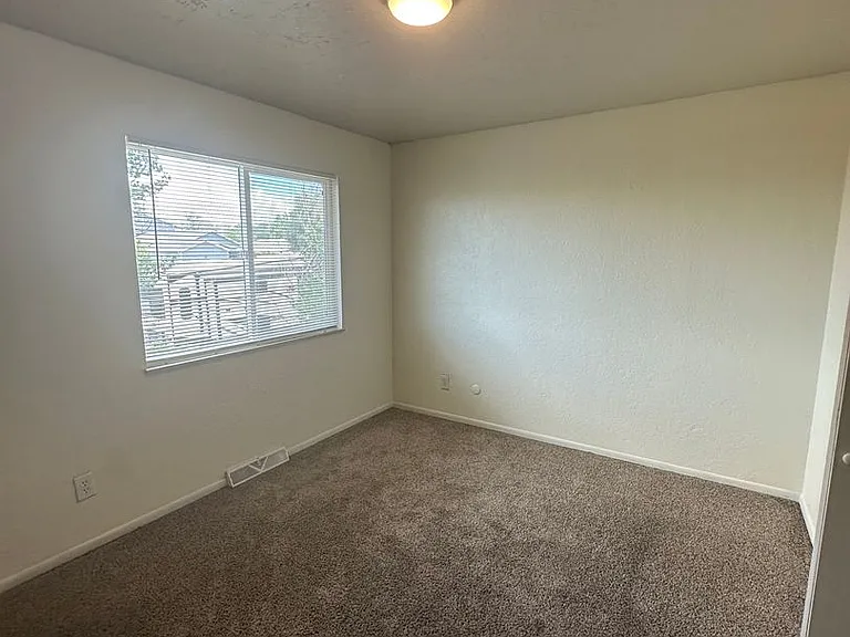 306 Lincoln Ave — Photo 7