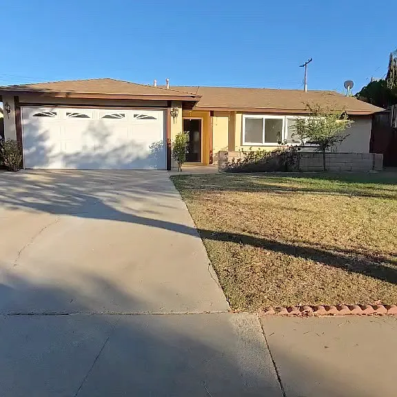 1495 Vallejo Dr — Photo 2