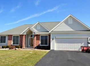 39 Sotheby Dr, Rochester, NY 14626