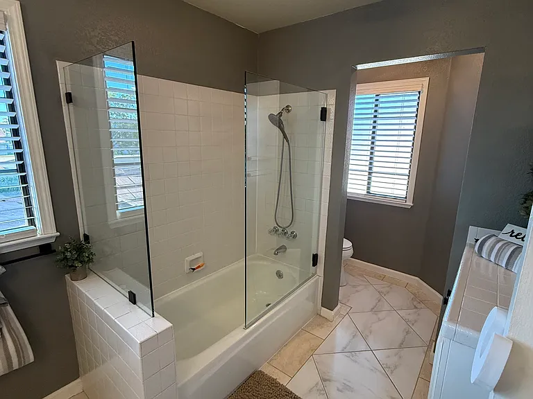 5330 Edgeview Dr — Photo 2