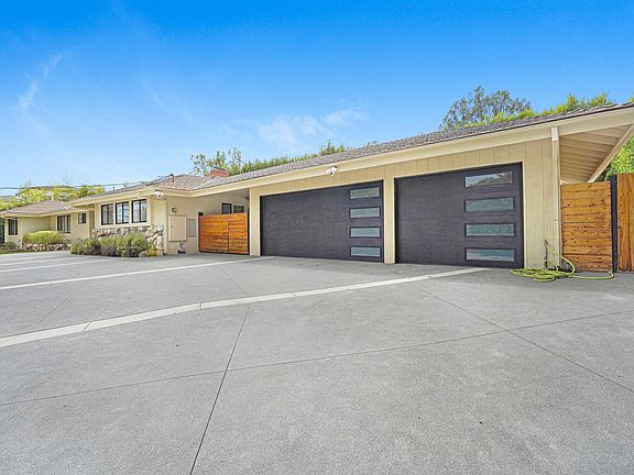 2nd image of 555 Amalfi Dr