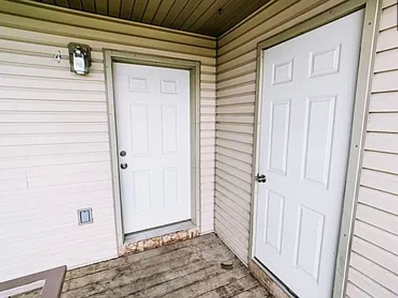 2nd image of 809 E Riggs St #4