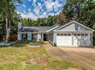 2201 Holly Dr, Euless, TX 76039