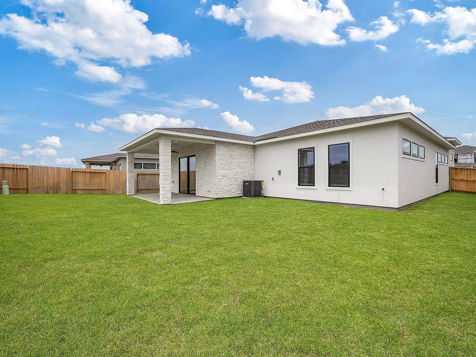 3 bed, 2.0 bath, 2260 sqft, $3,310 — Photo 2