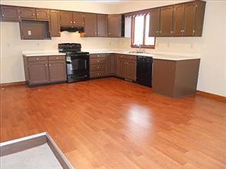 3rd image of 8132 Meadowlark Dr