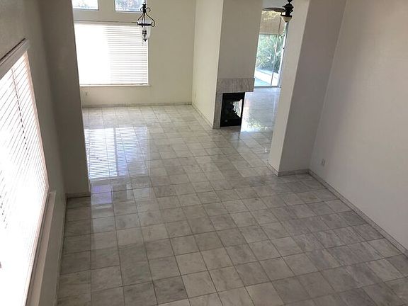 3rd image of 15661 Ladera Vista Dr