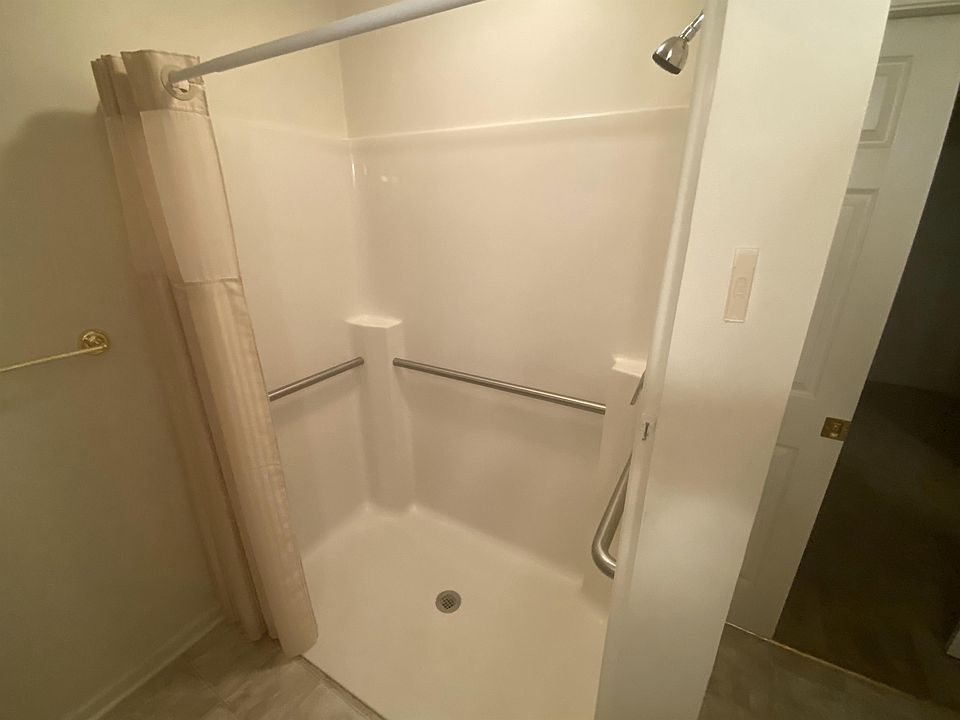 1st image of 9958 Heritage Dr #B