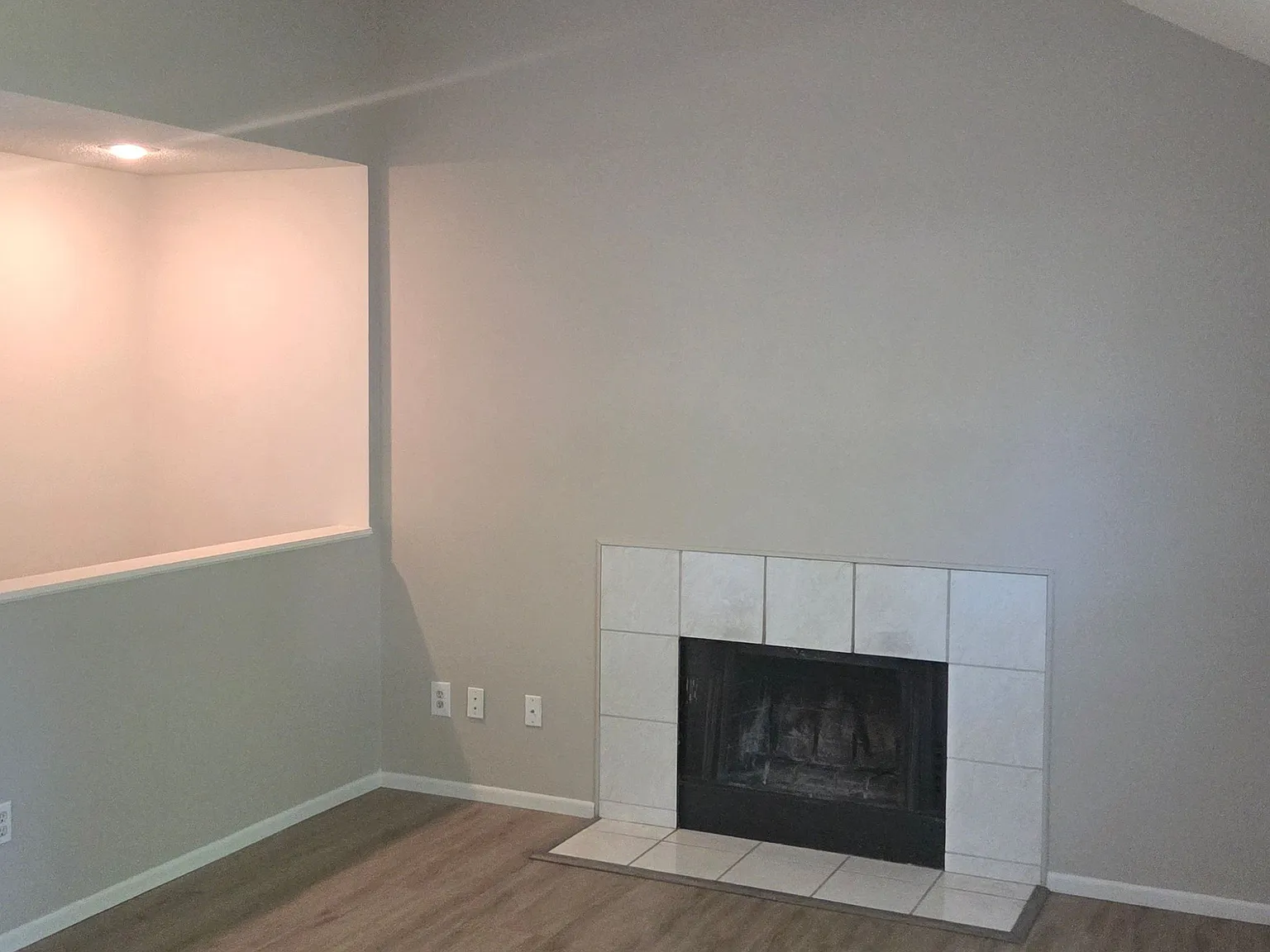 2 bed, 1.5 bath, 2100 sqft, $1,824 — Photo 3