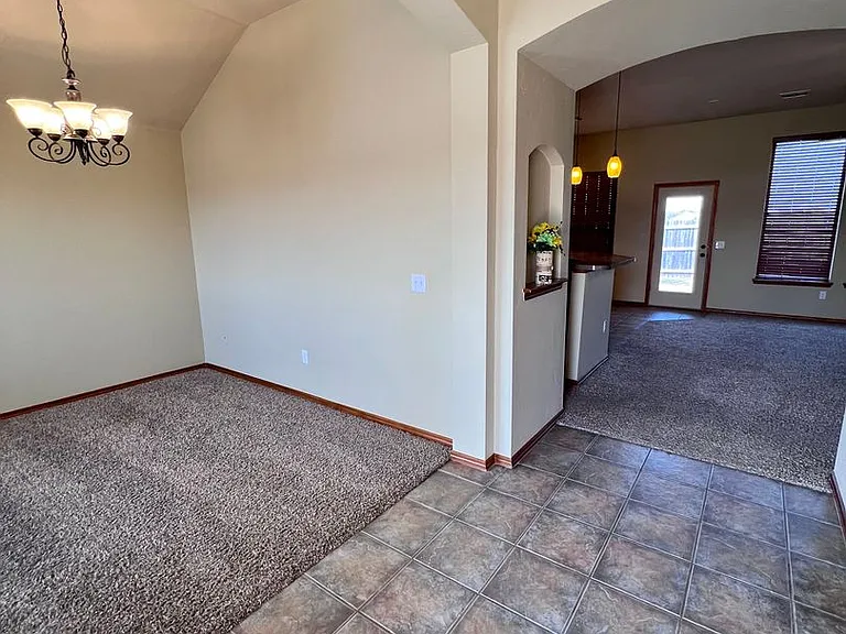 617 Applewood St — Photo 6