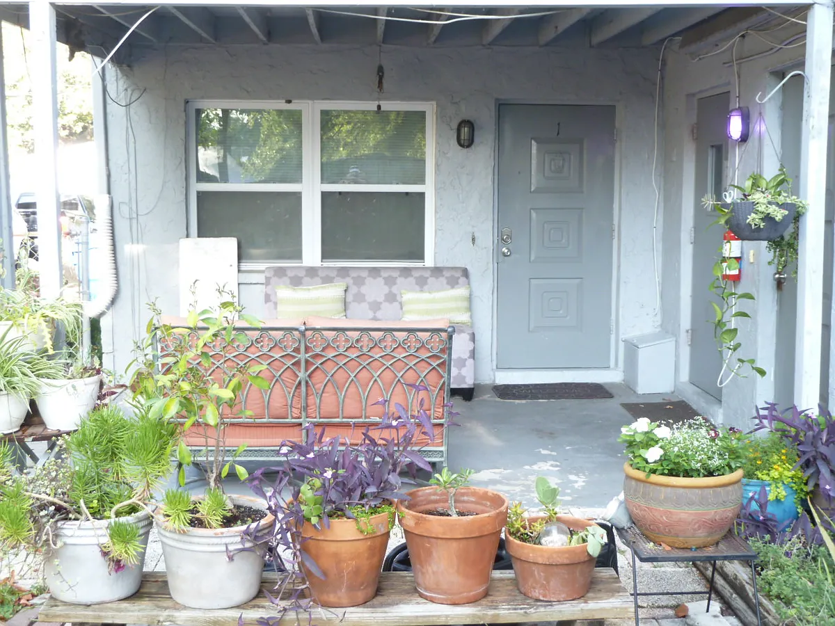 front door - 435 Fulton St NE #1