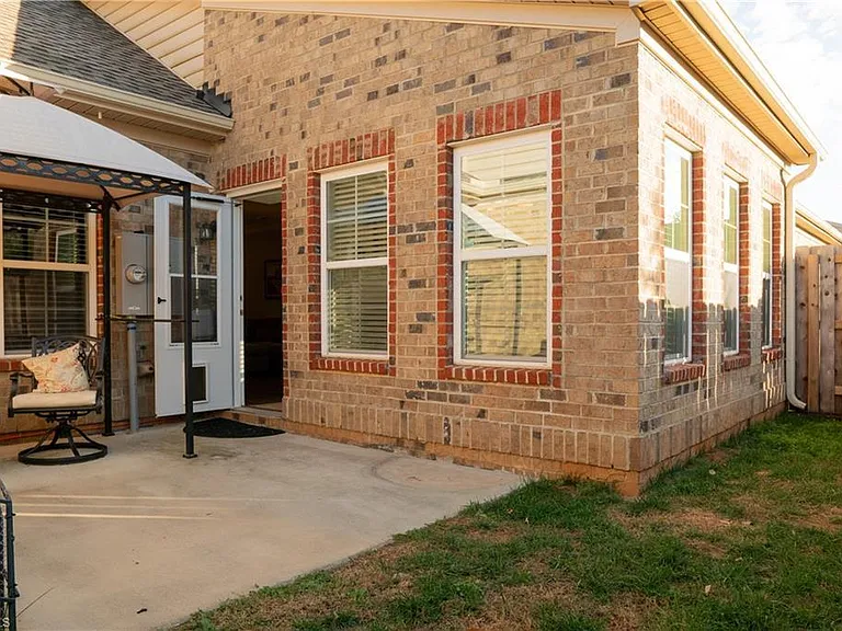 2941 York Place Dr — Photo 19