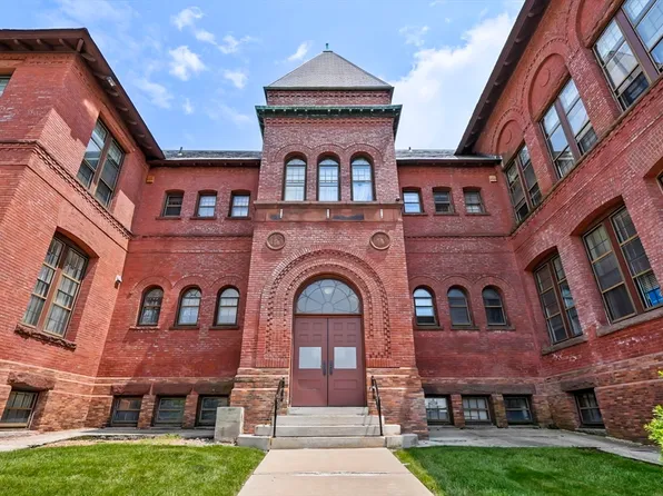 31 Elizabeth St APT 103, Worcester, MA 01605