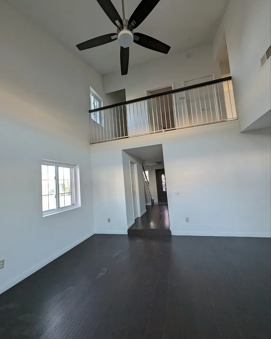 3 bed, 2.5 bath, 1300 sqft, $3,000 — Photo 2